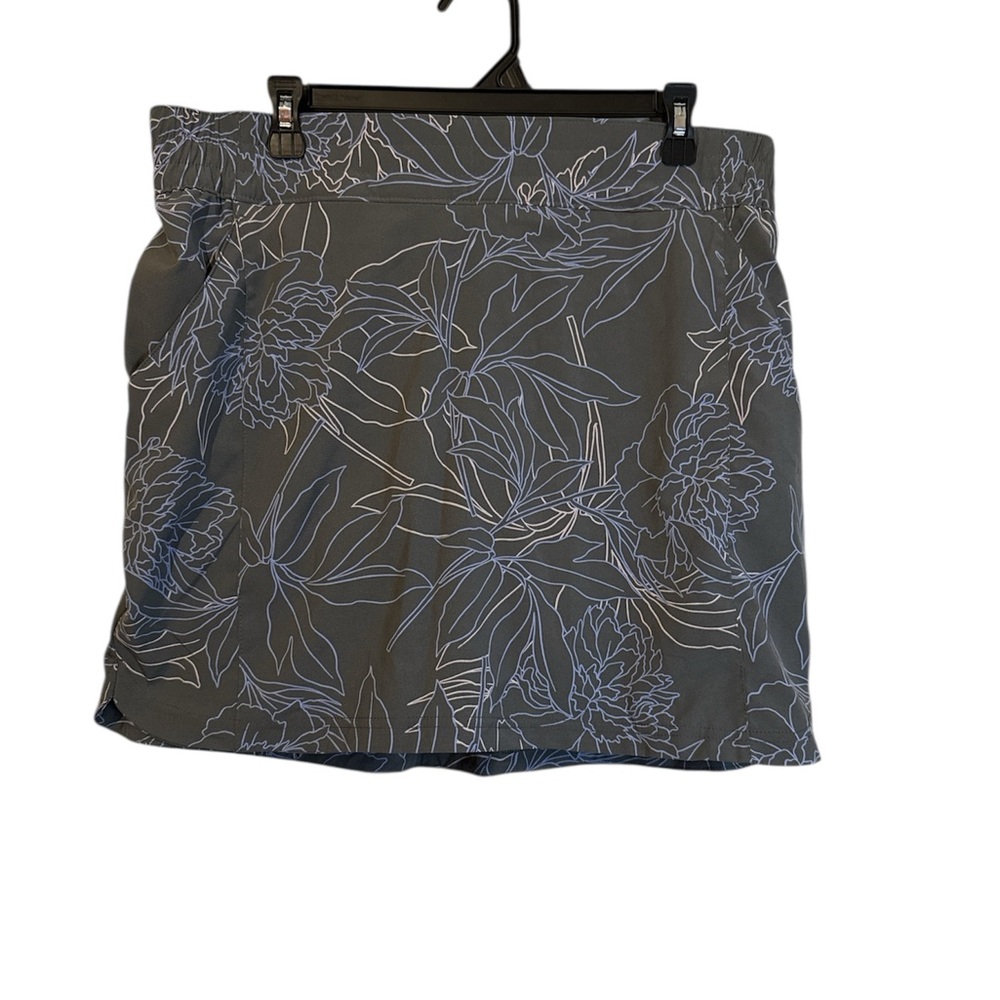 Columbia Floral Print Skort in Gray and White